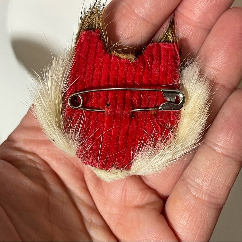 Swedish Vintage 1970s Handcrafted Värmland Raccoon Wolf Animal Head Brooch Fur‌ - Picture 6 of 6